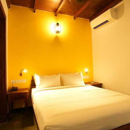 Hotel The Sunset Bay Fort Kochi Exterior foto