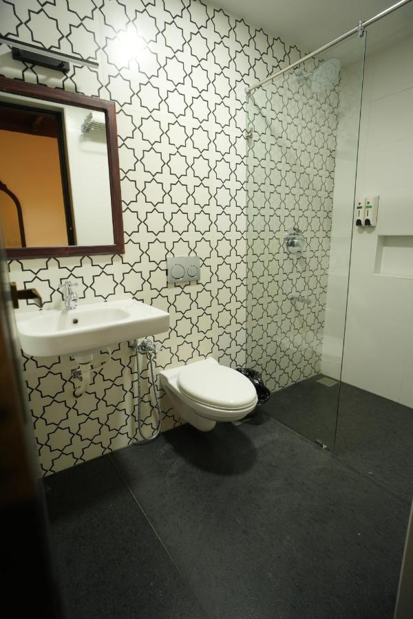 Hotel The Sunset Bay Fort Kochi Exterior foto