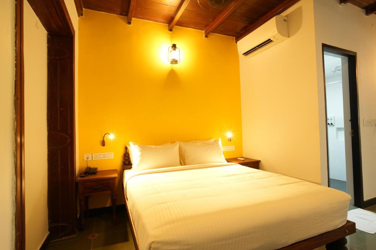 Hotel The Sunset Bay Fort Kochi Exterior foto